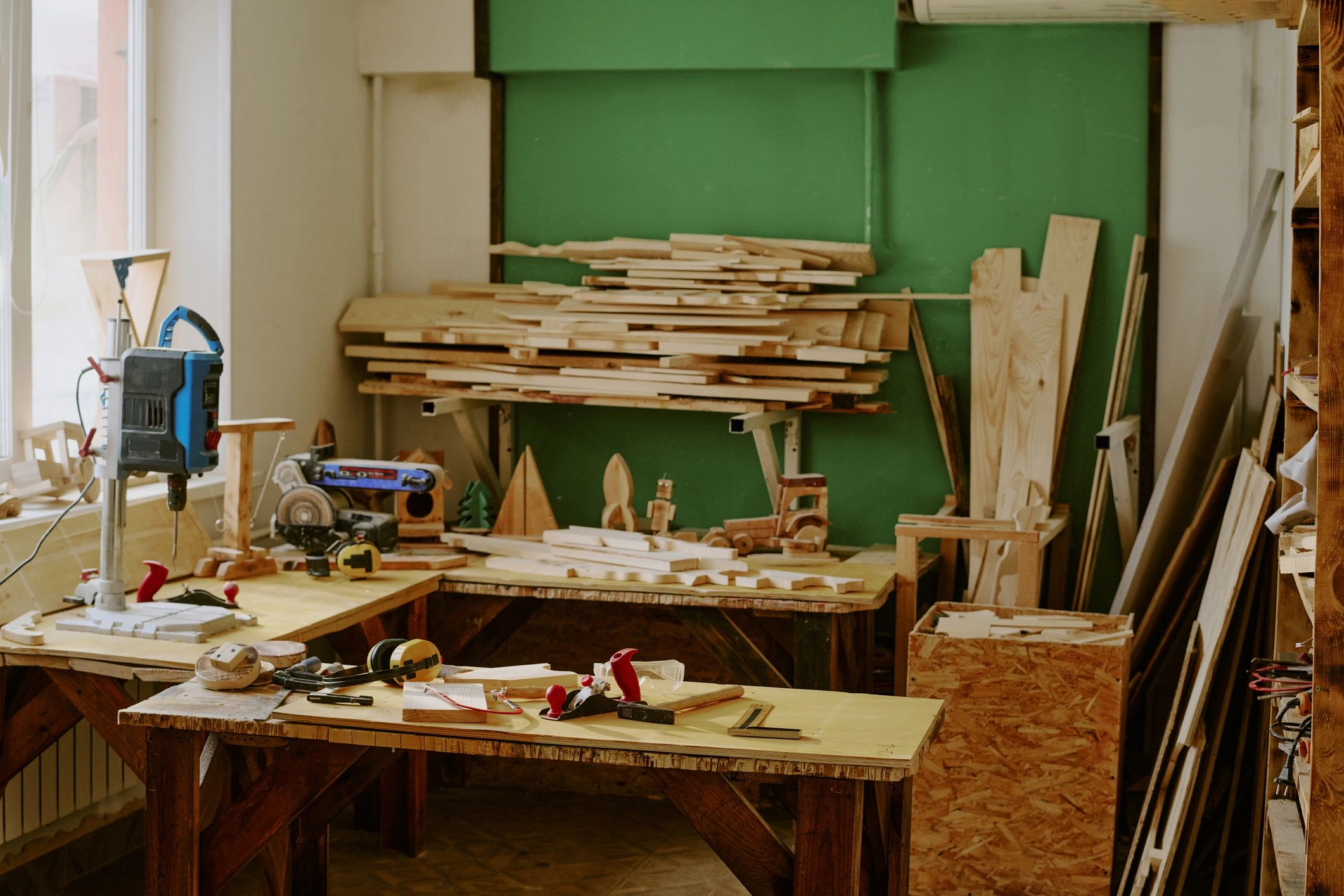 Workshop environment representing cabinet supply and fabrication support